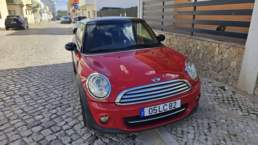 Mini cooperação D432433075932385280