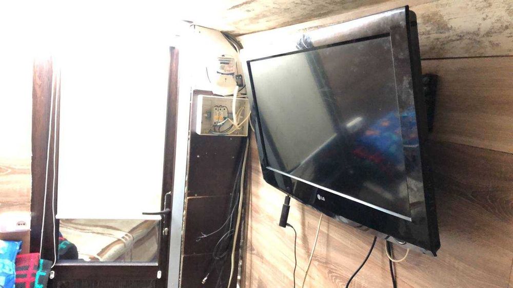 Автодом категория В . Полностью автономный с солнечными панелями, автобус