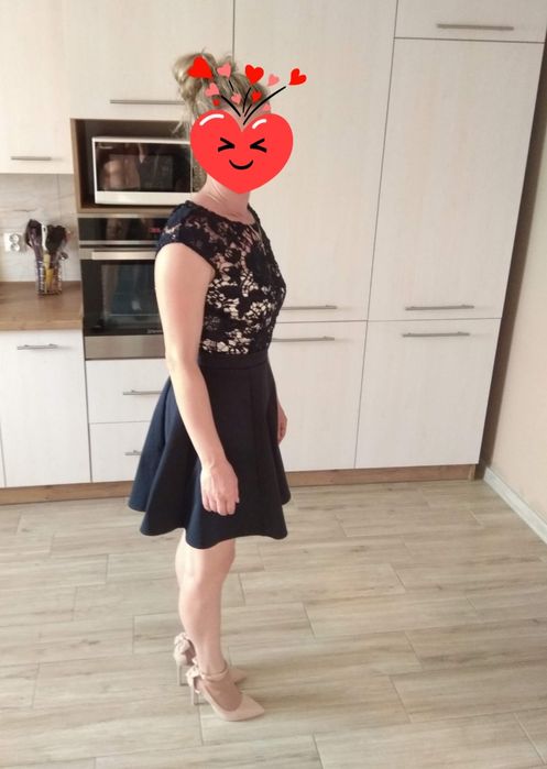 Sukienka Lipsy z koronką