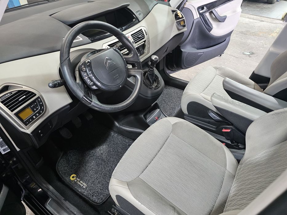 Citroën c4 picasso — photo 3