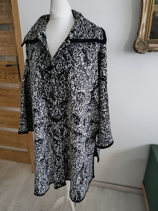 Sweter oversize czarno biały rozpinany