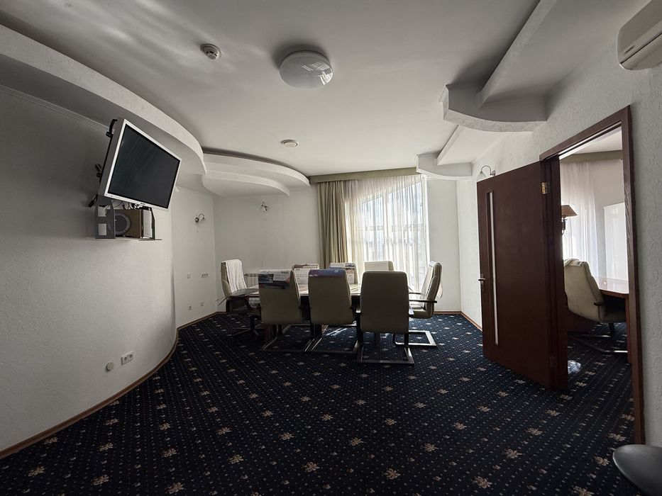 Оренда офісних приміщень 858 кв.метрів( з ремонтом)