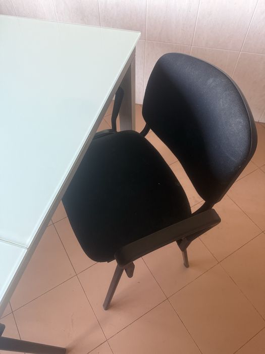 Mesa extensivel com tampo de vidro