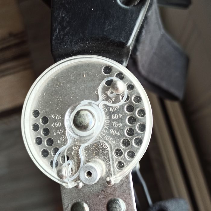 Післяопераційний орто-бандаж колінного суглоба