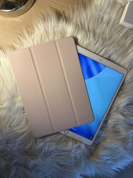 Zestaw Apple iPad Air 3 (2019), Apple Pencil, AirPods 1 , 2 etui