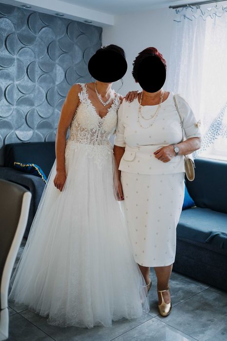 Piękna sukienka ślubna w kształcie literki A r. 36/38