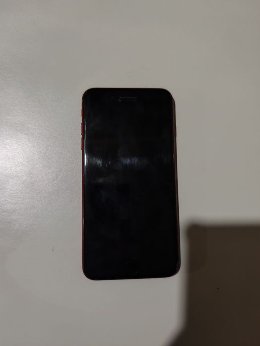 iPhone 8  vermelho