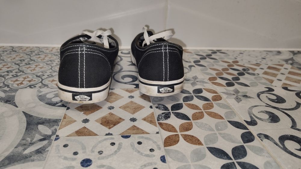 Trampki Vans r. 36,5 * 23 cm czarne