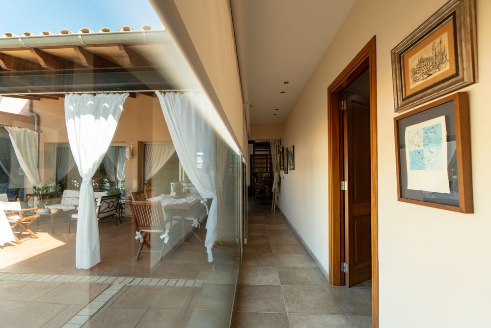 о. Майорка, Іспанія! Pозкішна вілла з великим садом і басейном!