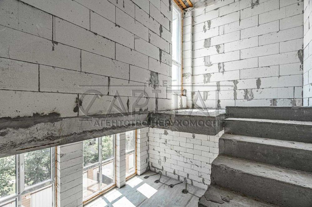 Продаж будинку Осокорки з виходом до озера