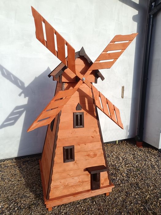 Wiatrak drewniany, wiatrak ogrodowy