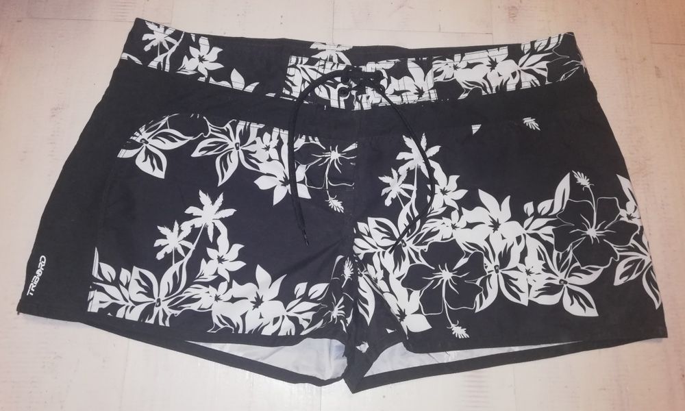 Krótkie spodenki damskie r. 46