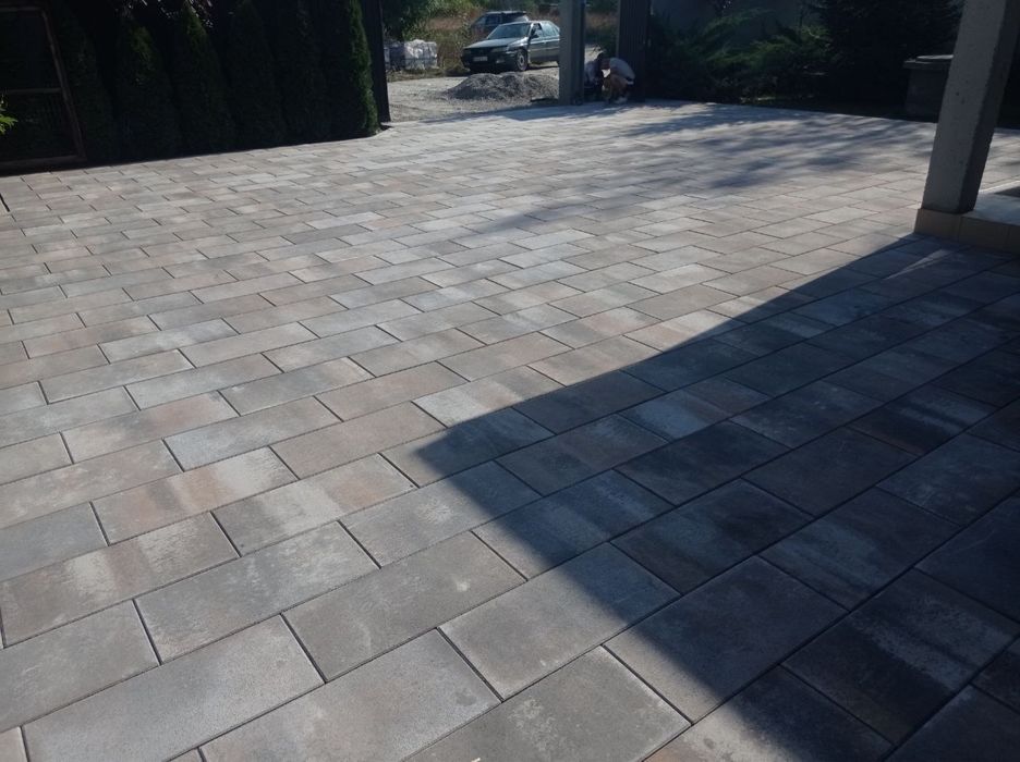 Укладка та продаж тротуарної плитки