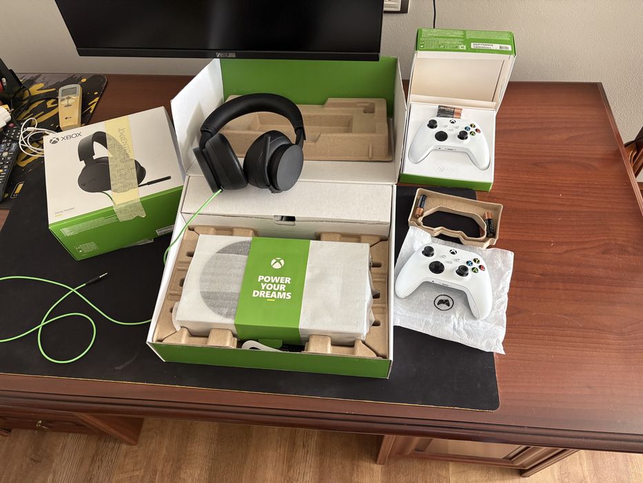 Xbox Series S 512GB купити - ціна Ікс Бокс Серіес Ес 512ГБ на OLX