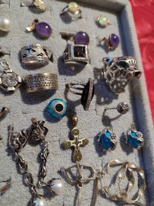 Срібні прикраси,