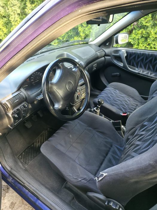 Opel Astra samochód