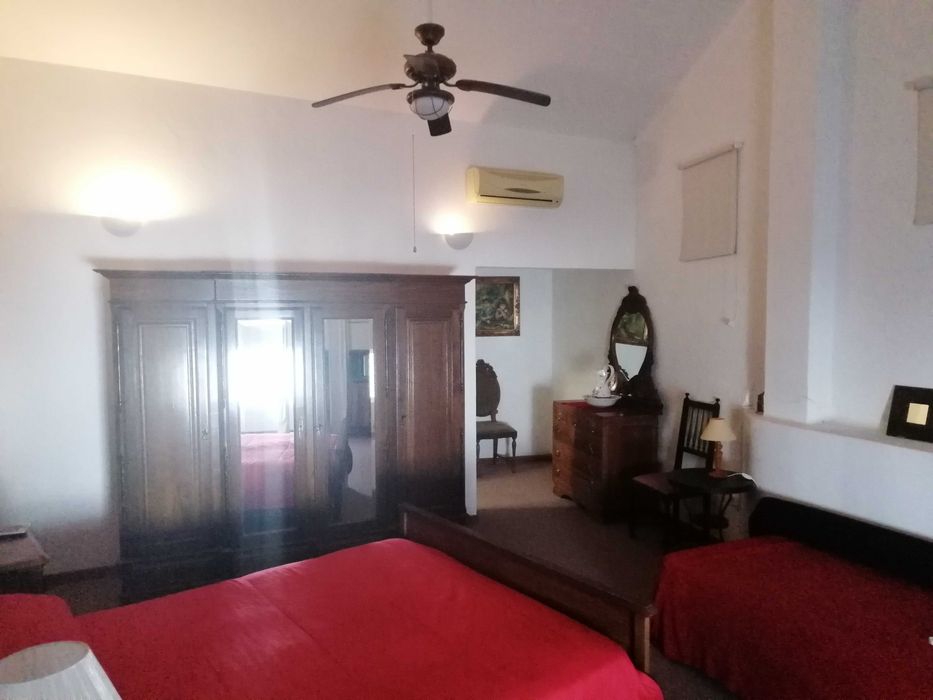 Casa ampla no Alentejo. Sala jogos, piscina e jardim