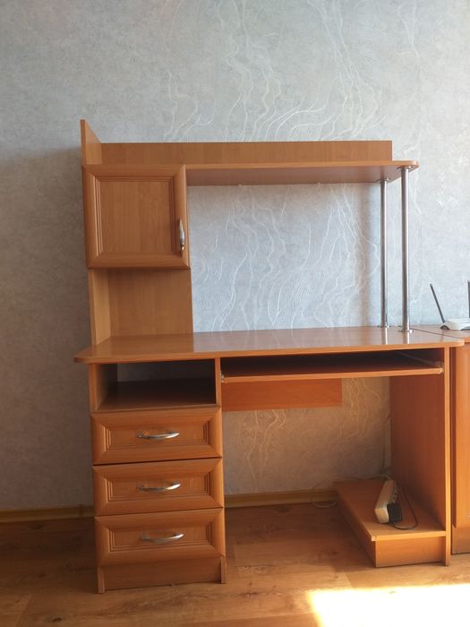 Стол компьютерний