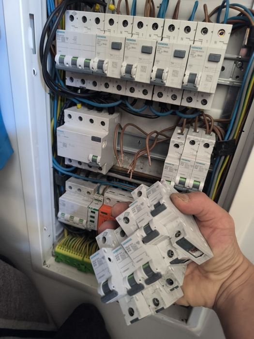 Elektryk Kraków 24/7 • Awarie • Święta • Szybki dojazd