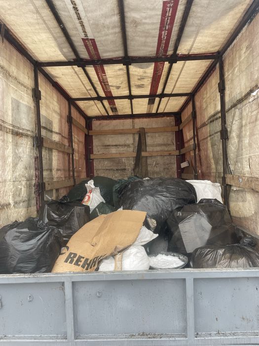 Вивіз будівельного сміття гілок старої меблі