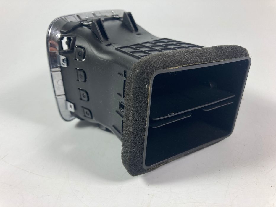 Dodge Durango 2014-20 kratka nawiewu deski rozdzielczej