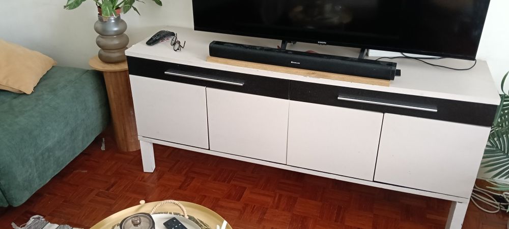 Aparador IKEA com 2 gavetas