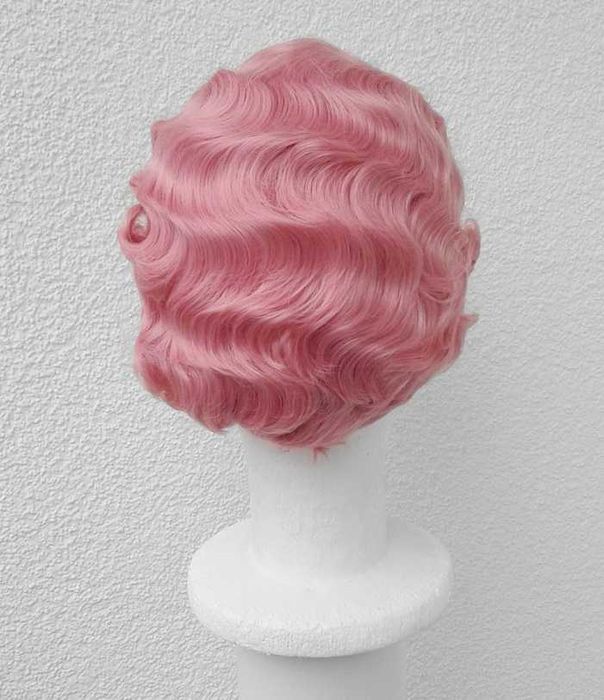 Krótka różowa falowana peruka lata 20ste 30ste cosplay wig sufrażystka