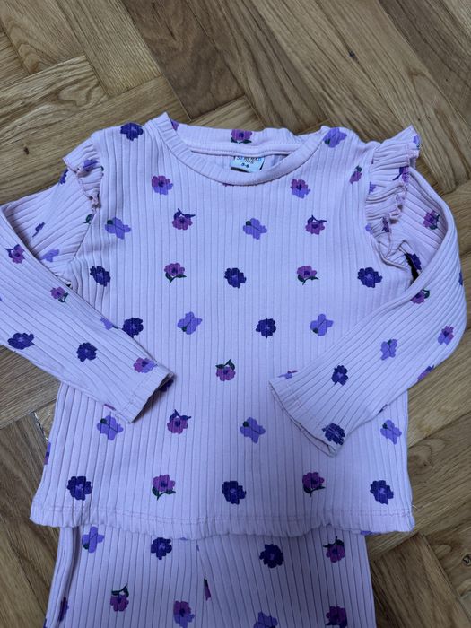 Стильний костюм на дівчинку