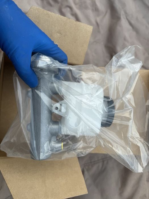 Головний гальмівний циліндр