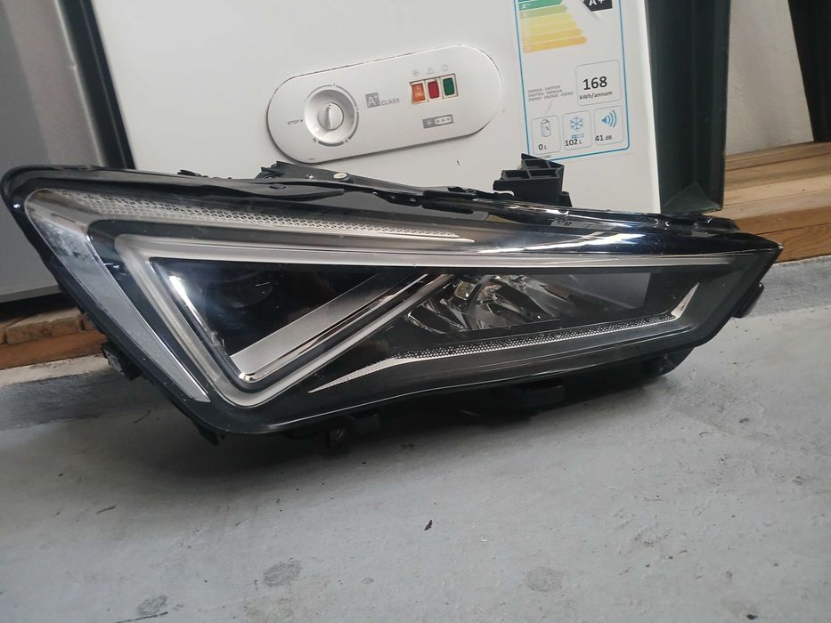Farol skoda leon cupra lado direito