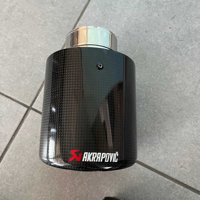 Насадки на глушник акрапович разные размеры мат карбон глянец новые