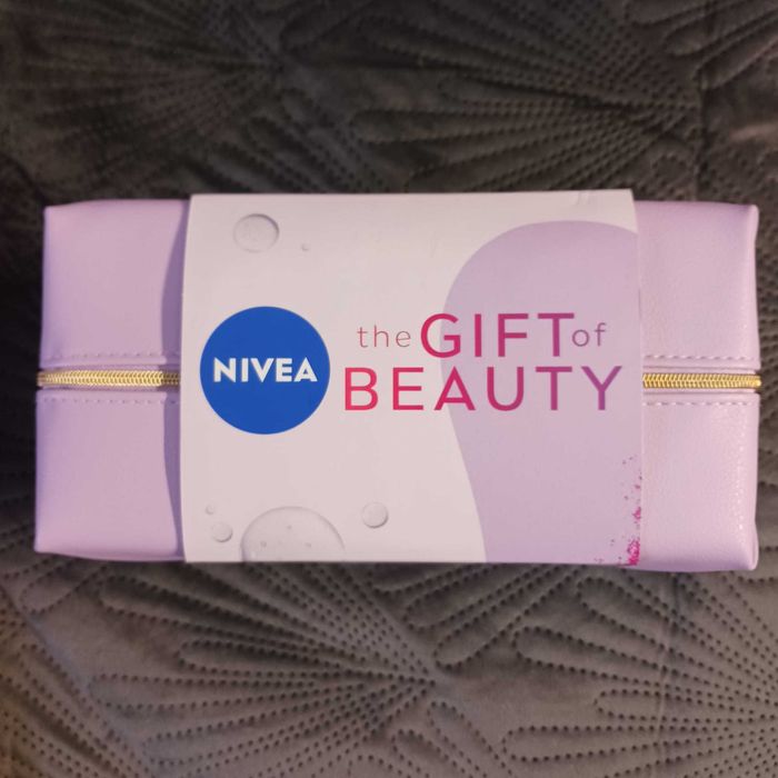 Coffret Nivea "The Gift of Beauty" (5 Peças + Bolsa) - Novo e Selado