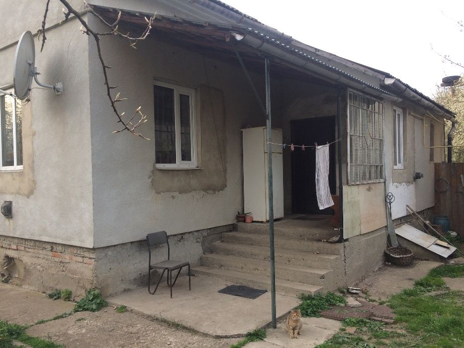 Продам газифiкований цегляний будинок в м.Хирiв Львiвськоi обл.