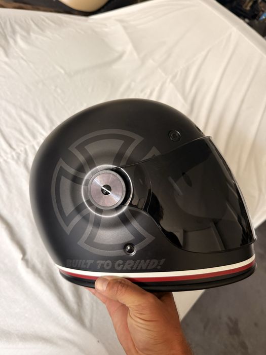 Capacete Bell x Independent