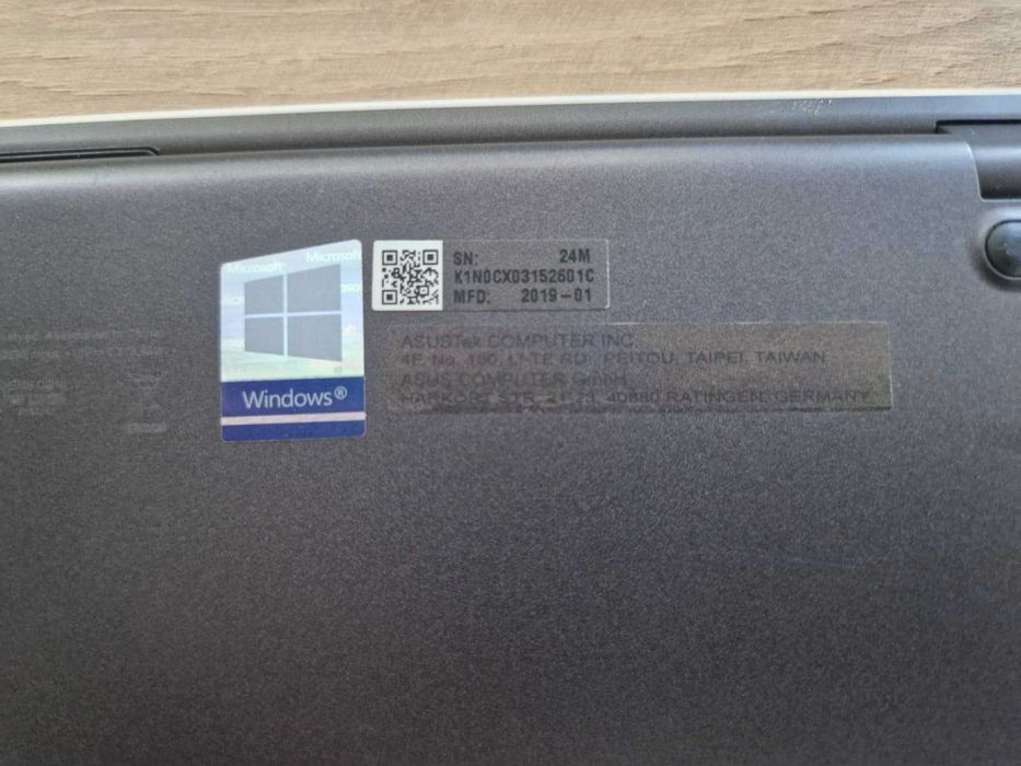 Laptop ASUS VivoBook S14 w bardzo dobrym stanie + etui na laptop GRATIS