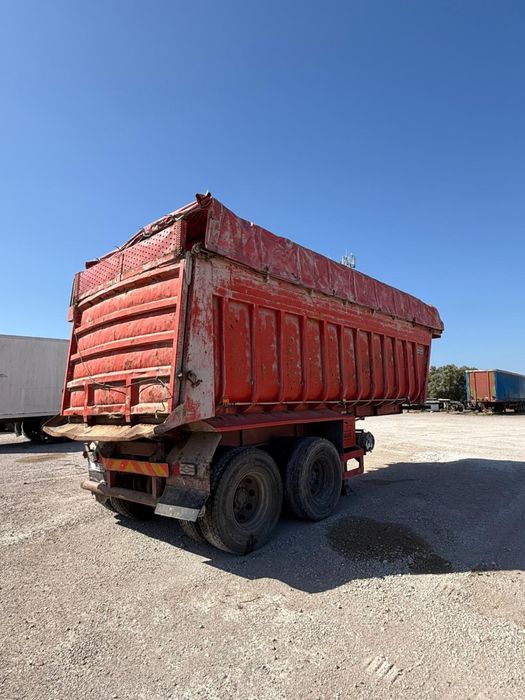 Reboque basculante Montenegro