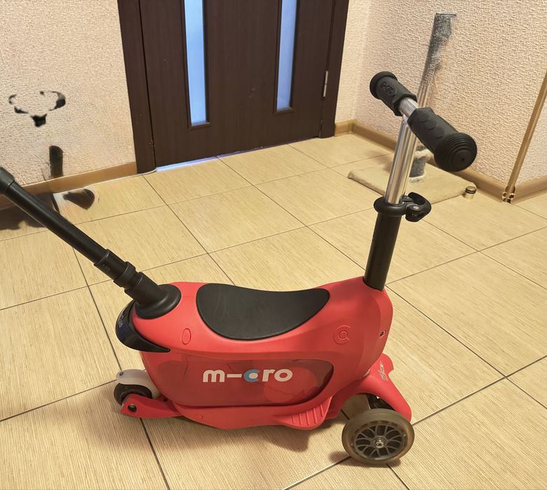 Самокат MICRO серії Mini2go Deluxe Plus Червоний з батьківською ручкою