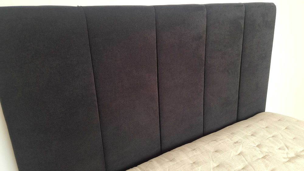 Cama Estofada a tecido preto
