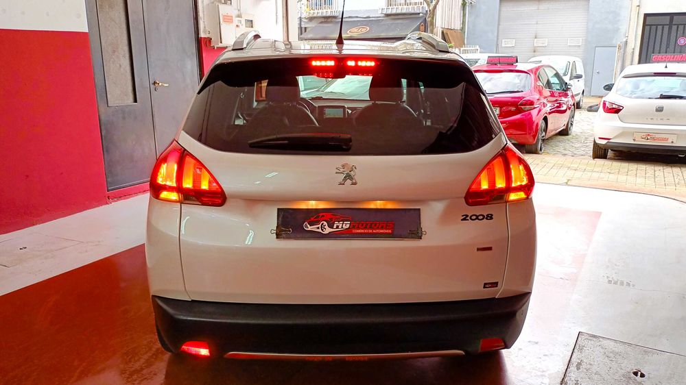 PEUGEOT 2008 1.2 PURETECG ALLURE