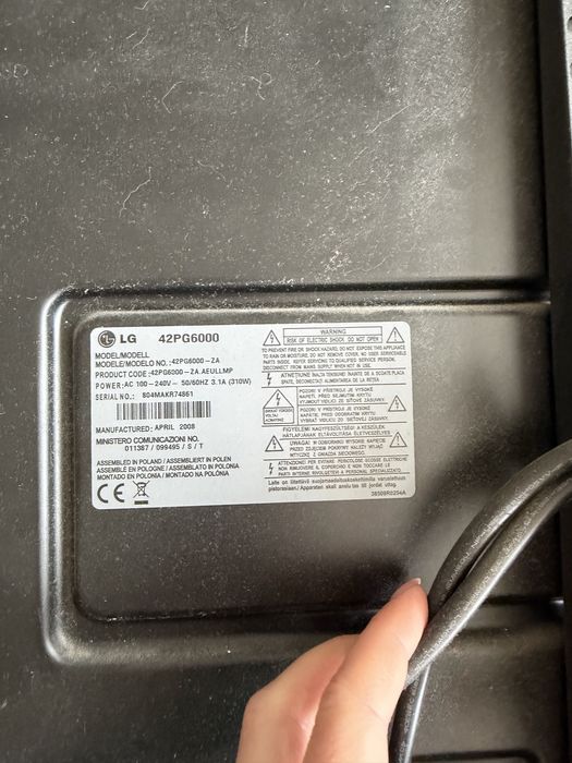 TV LG 42″ + uchwyt do sciany + dekoder