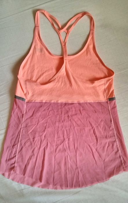 Top/regata desportiva New Balance mulher Tamanho S coral/rosa com tule (running/tennis)