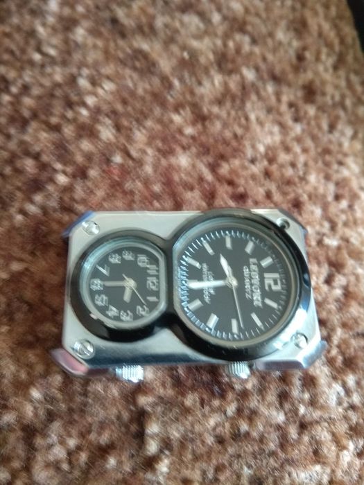 Два в одному годиники кварцеві.