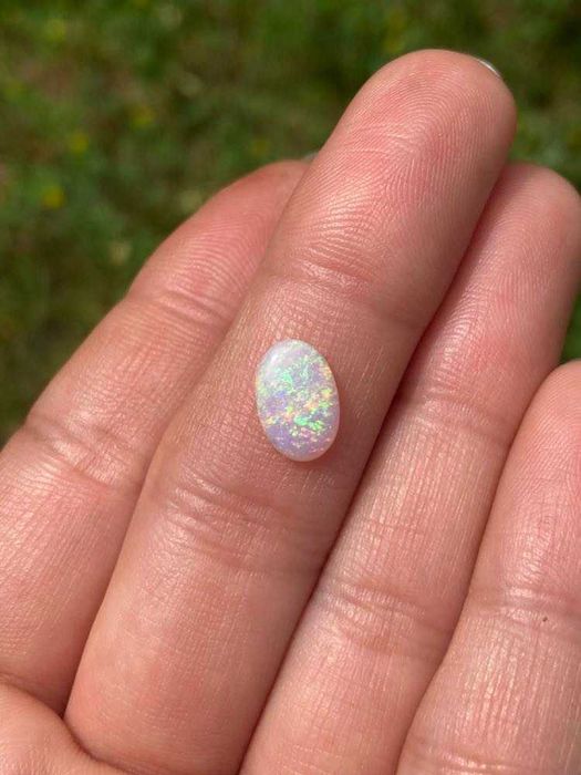 złota zawieszka z nat. jasnym opalem brazylijskim