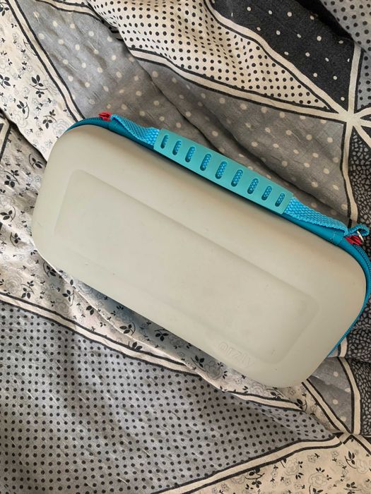 Nintendo Switch Lite (Edycja Pokémon) + Etui/Ładowarka
