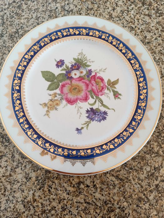 Vendo Prato de Porcelana