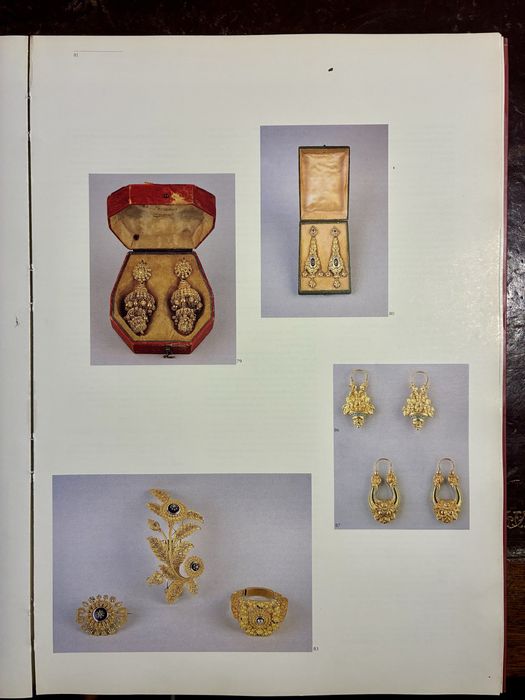 Raro livro: Coleçao de Jóias da Casa Museu Marta Ortigão Sampaio
