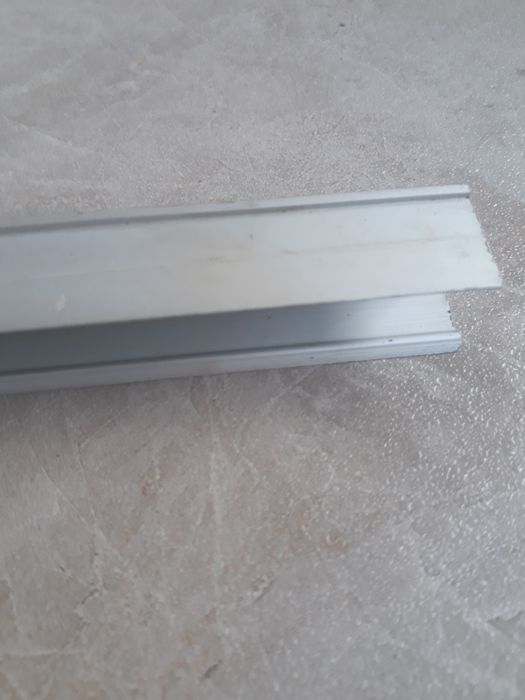 Алюминиевый п - образный профиль .