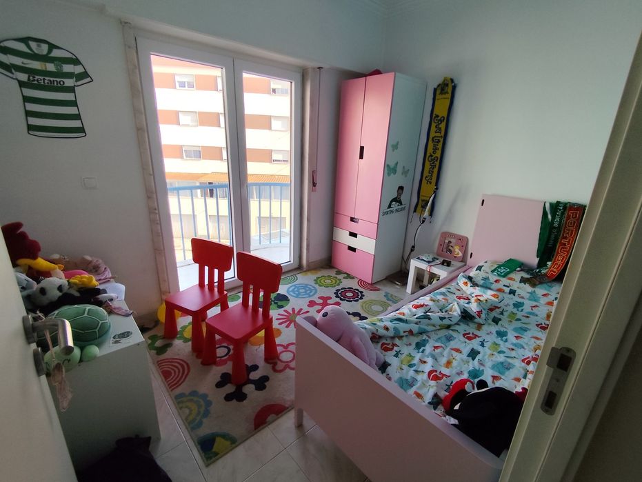Roupeiro rosa de criança COMO NOVO
