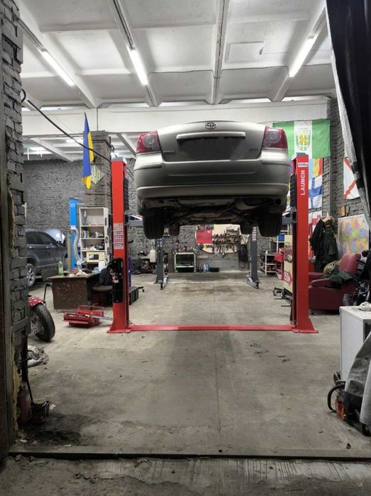 Автомобільний підйомник 2-х стійковий 4т 380В LAUNCH