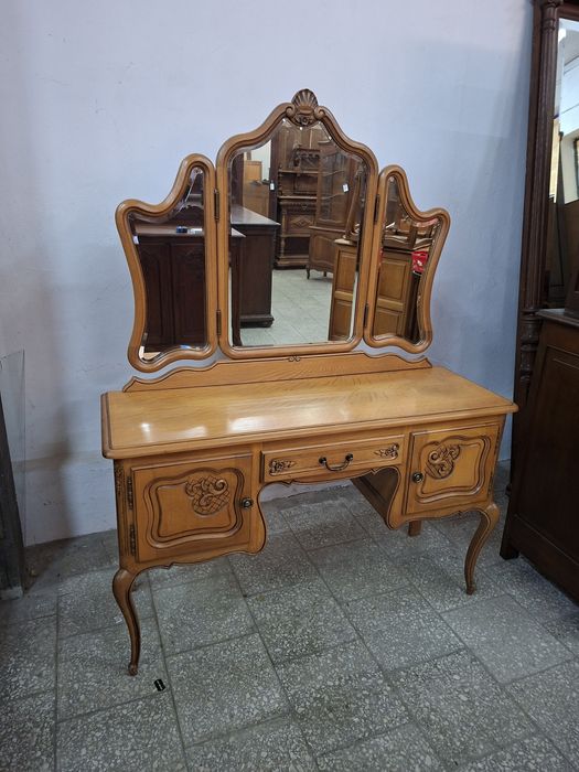 Francuska toaletka ludwikowska